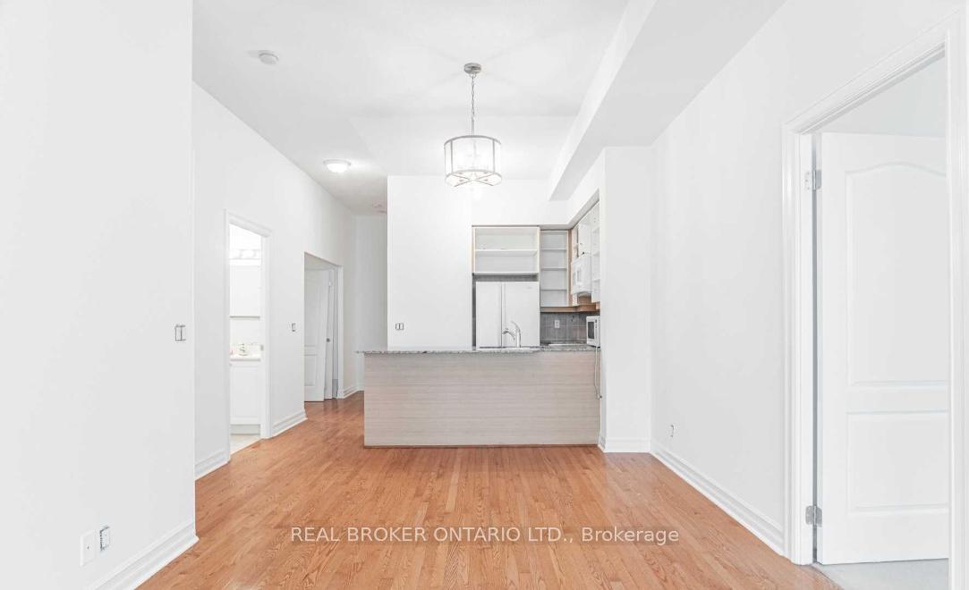 3 Bedrooms Condo at 33 Elm, Mississauga For sale