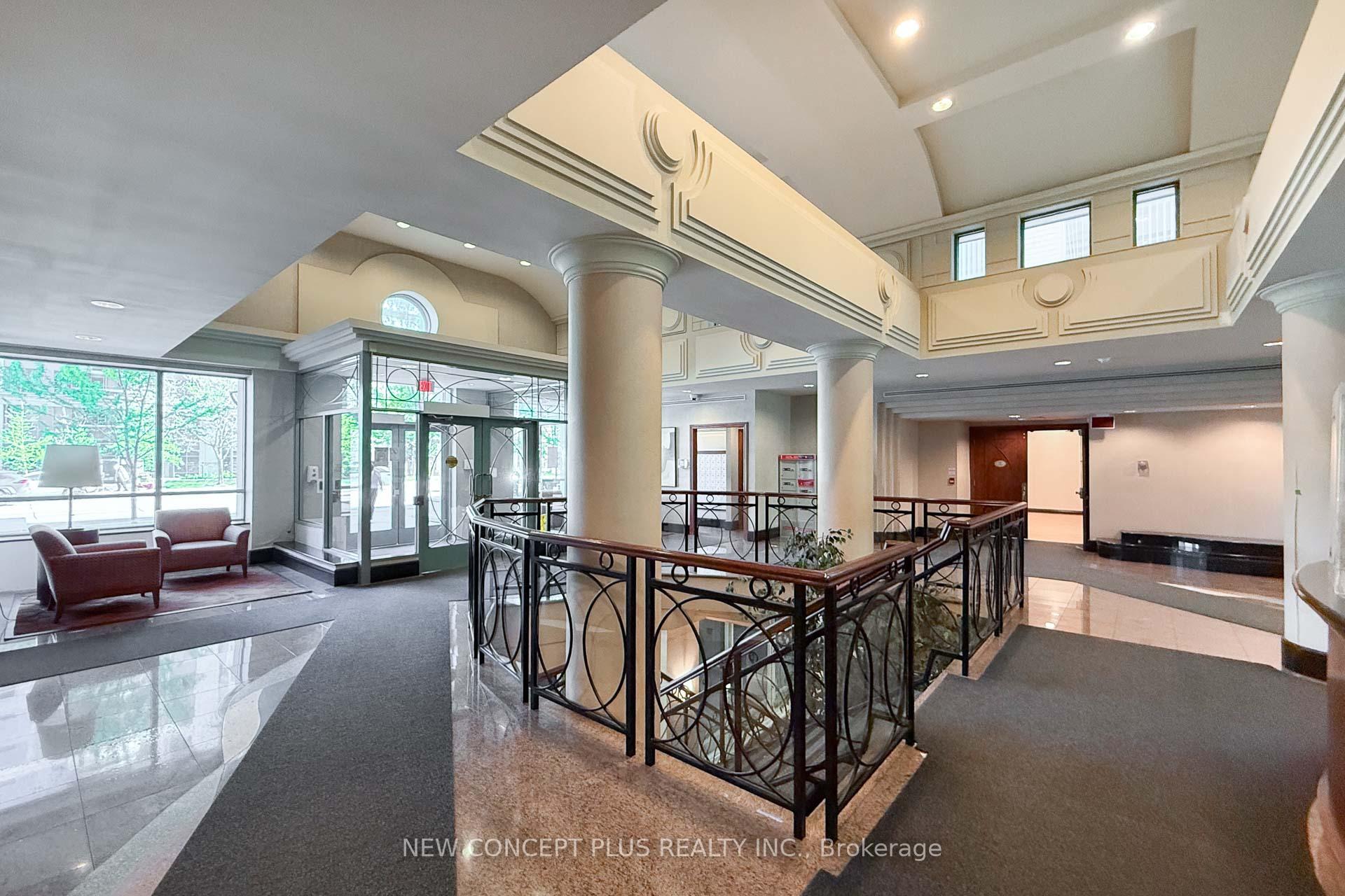 2 Bedrooms Condo at 39 Pemberton, Toronto For sale