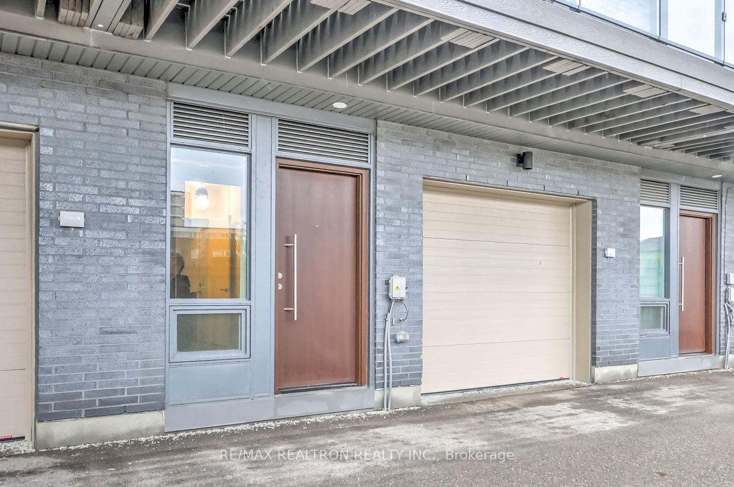 3 Bedrooms Condo at 25 Sonic, Toronto For sale