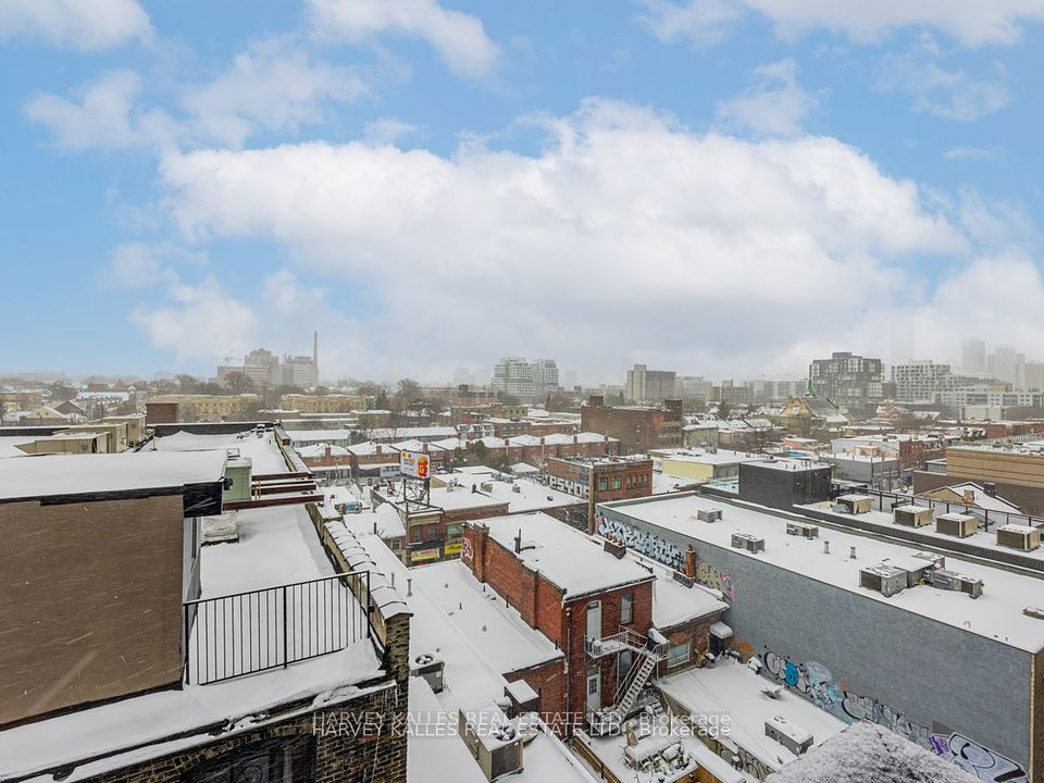 608 Richmond Street W 816