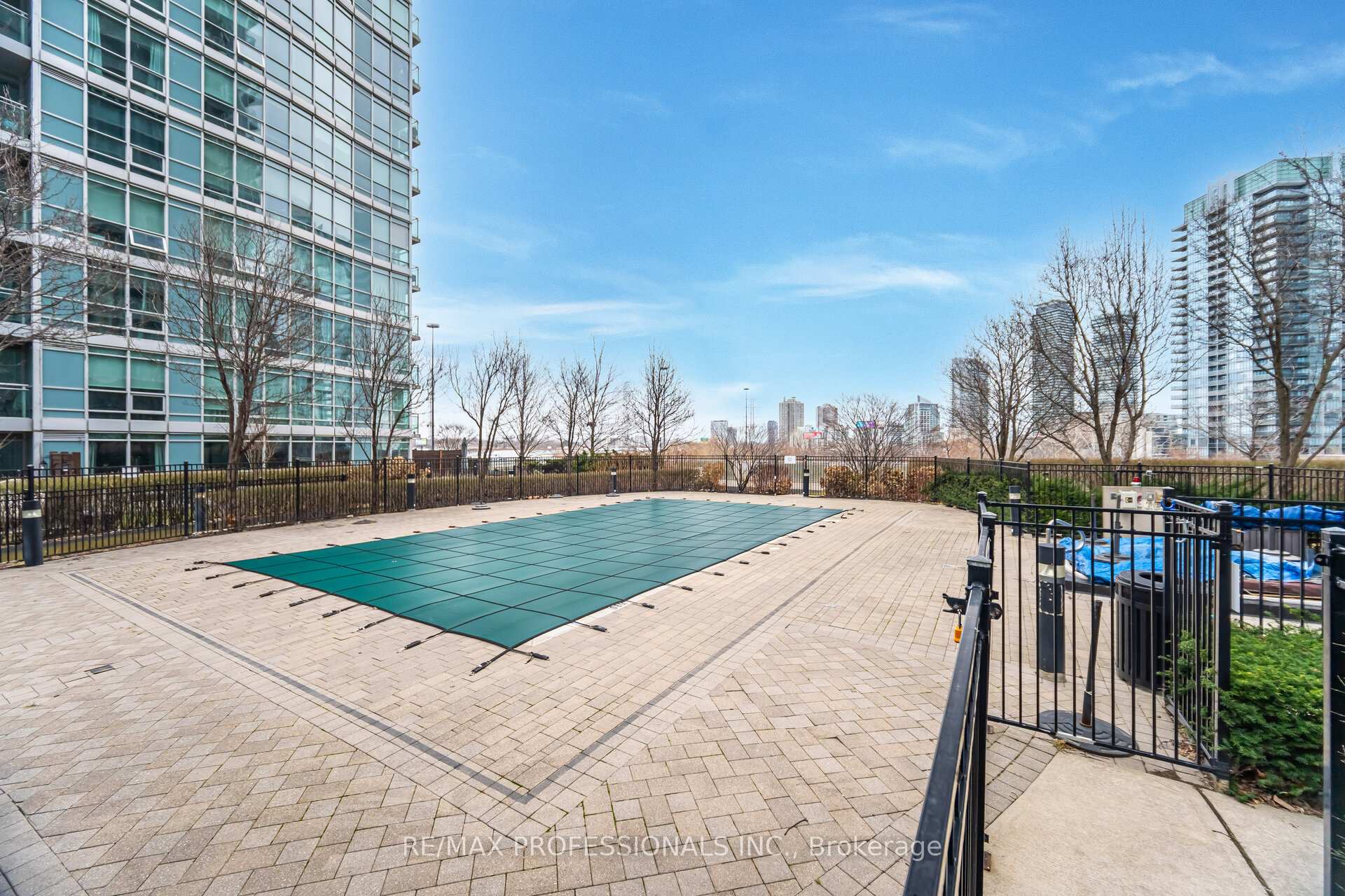 2 Bedrooms Condo at 155 Legion, Toronto For sale