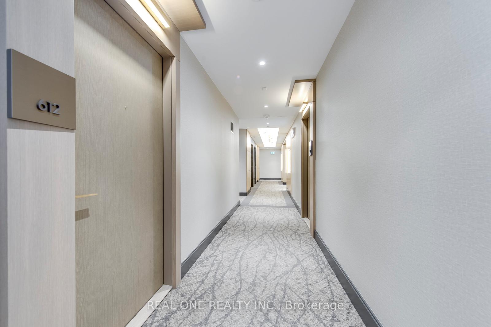 2 Bedrooms Condo at 1 Edgewater, Toronto For sale