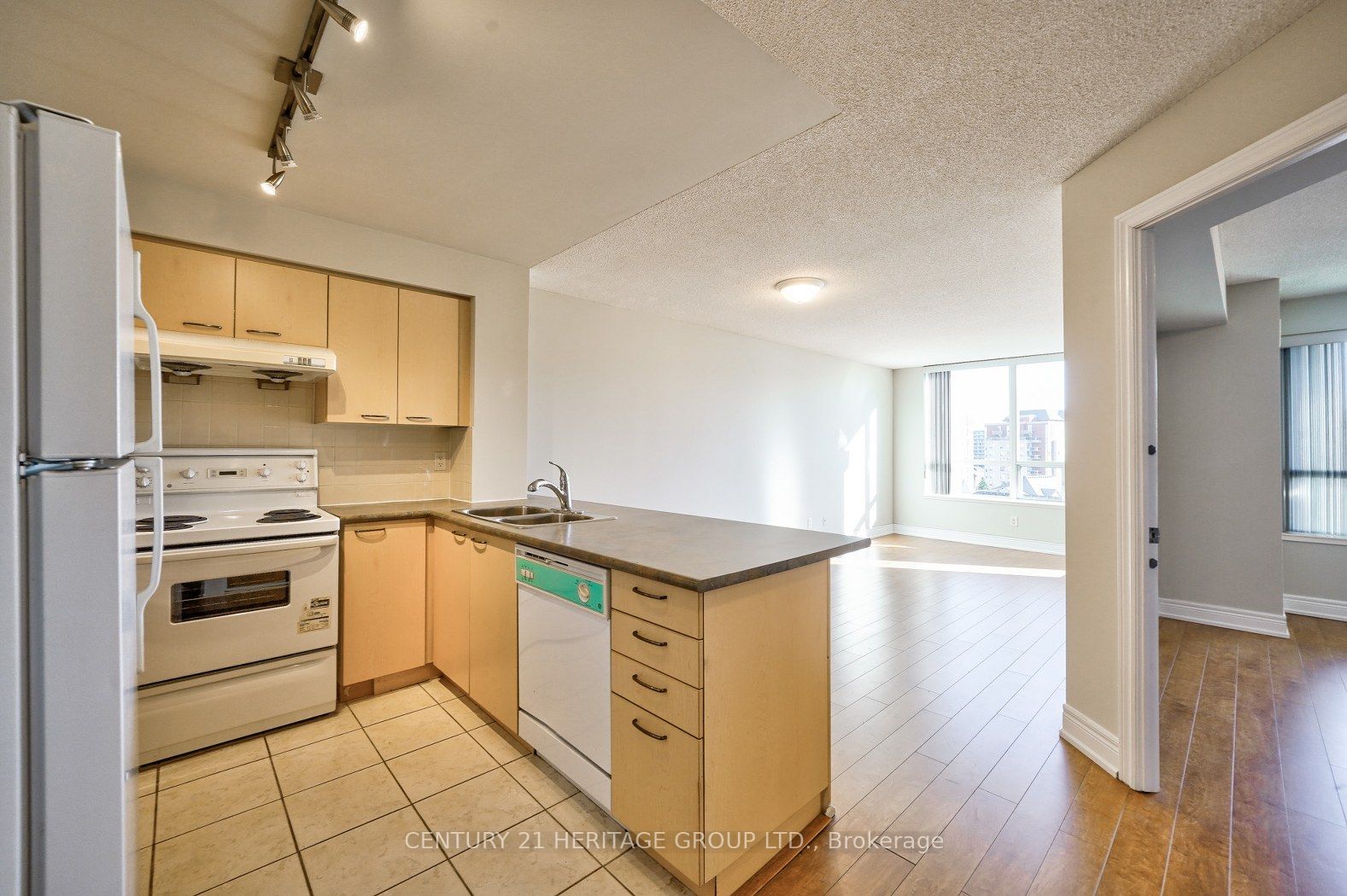 62 Suncrest Boulevard, #703