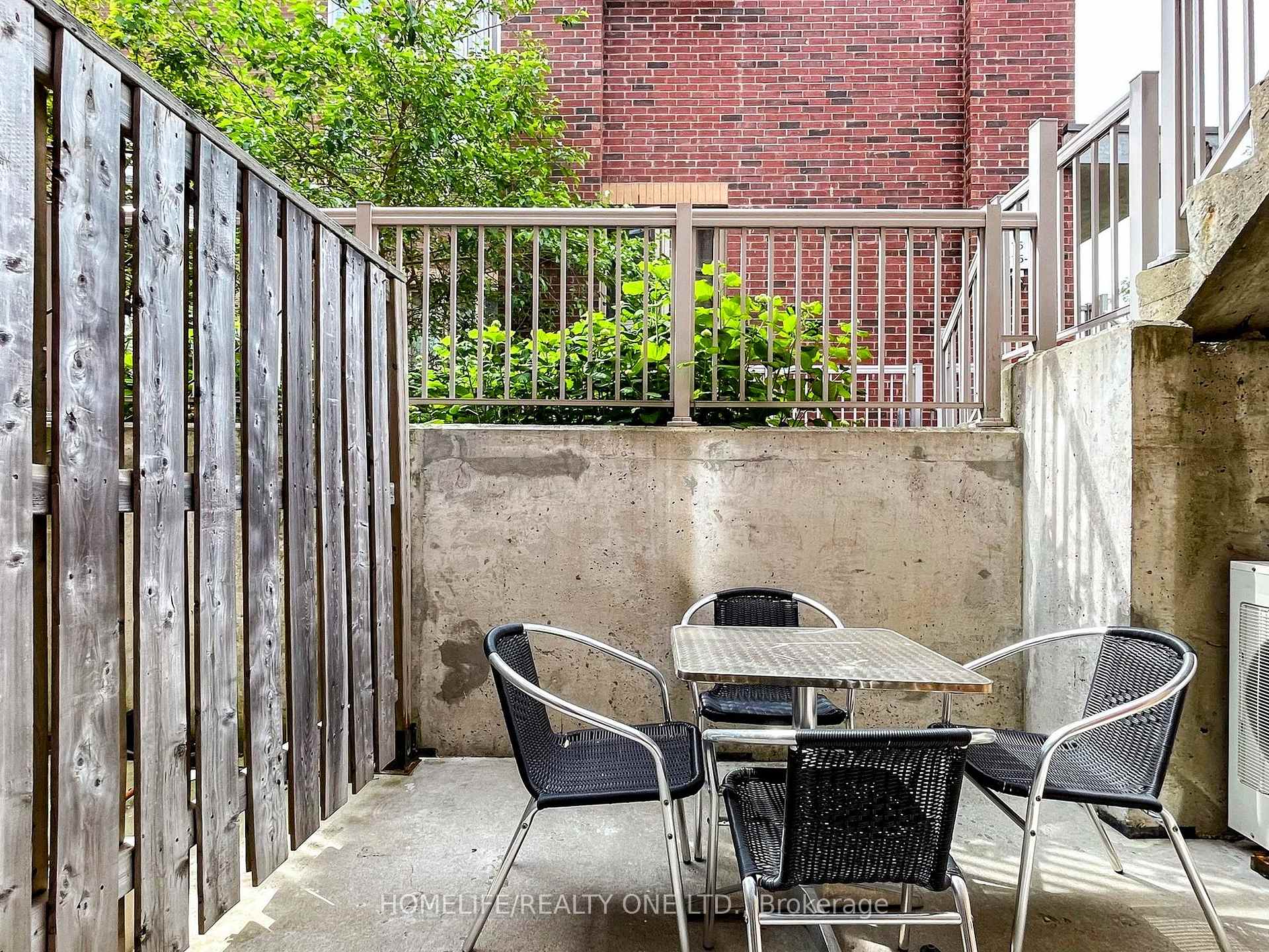 3 Bedrooms Condo at 21 Ruttan, Toronto For sale