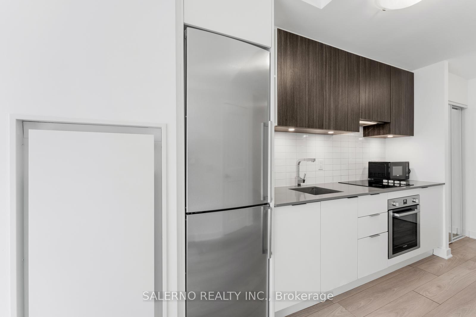 2 Bedrooms Condo at 120 Parliament, Toronto For sale