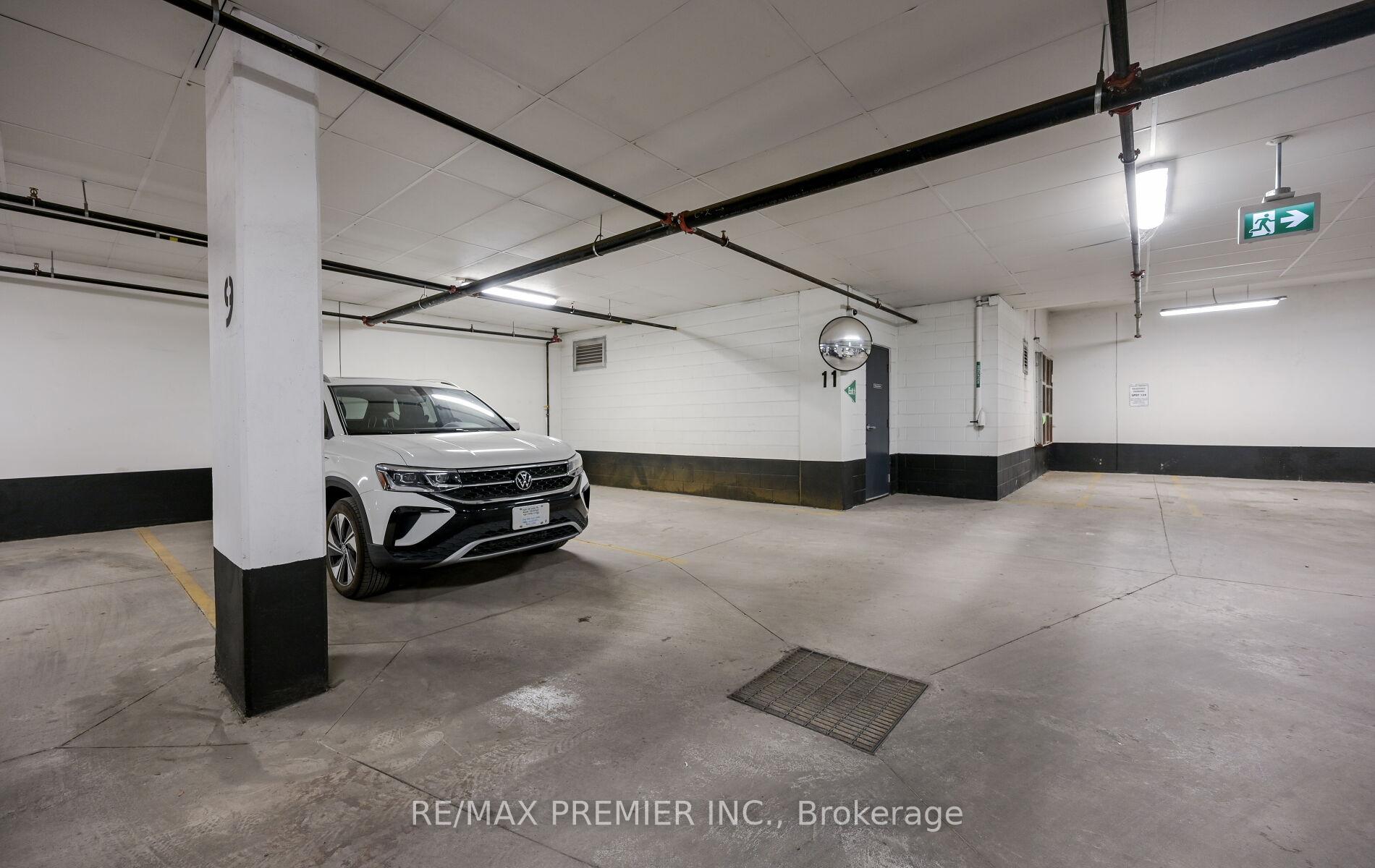 1 Bedroom Condo at 30 Fieldway, Toronto For sale
