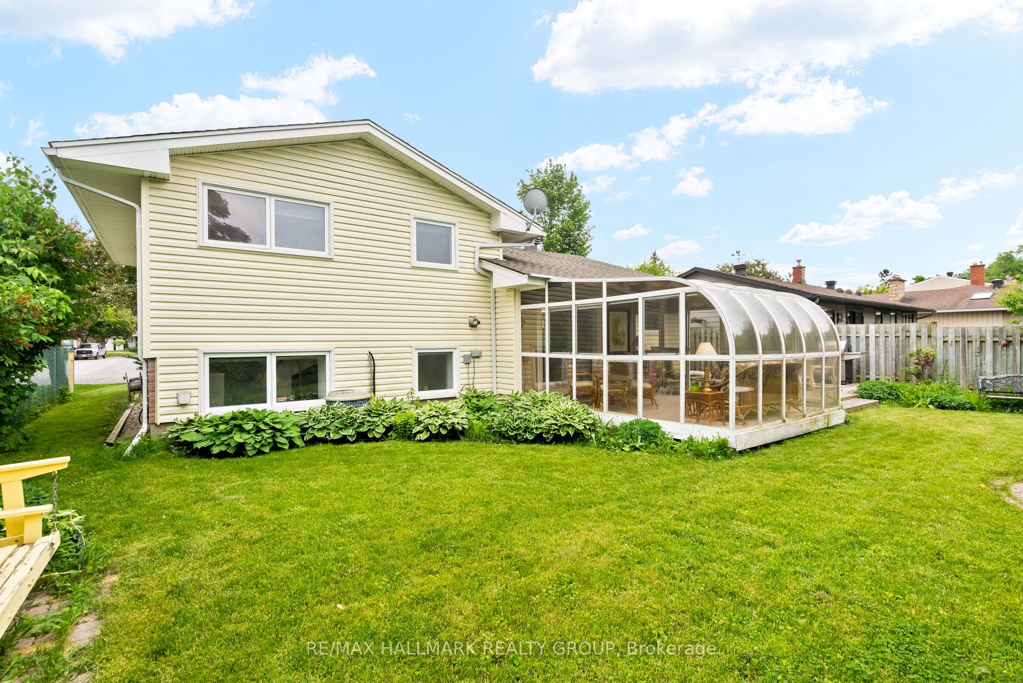 2143 Hubbard Crescent