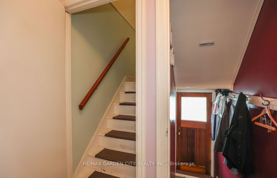 310 East 27th Street, Hamilton, ON L8V 3G6