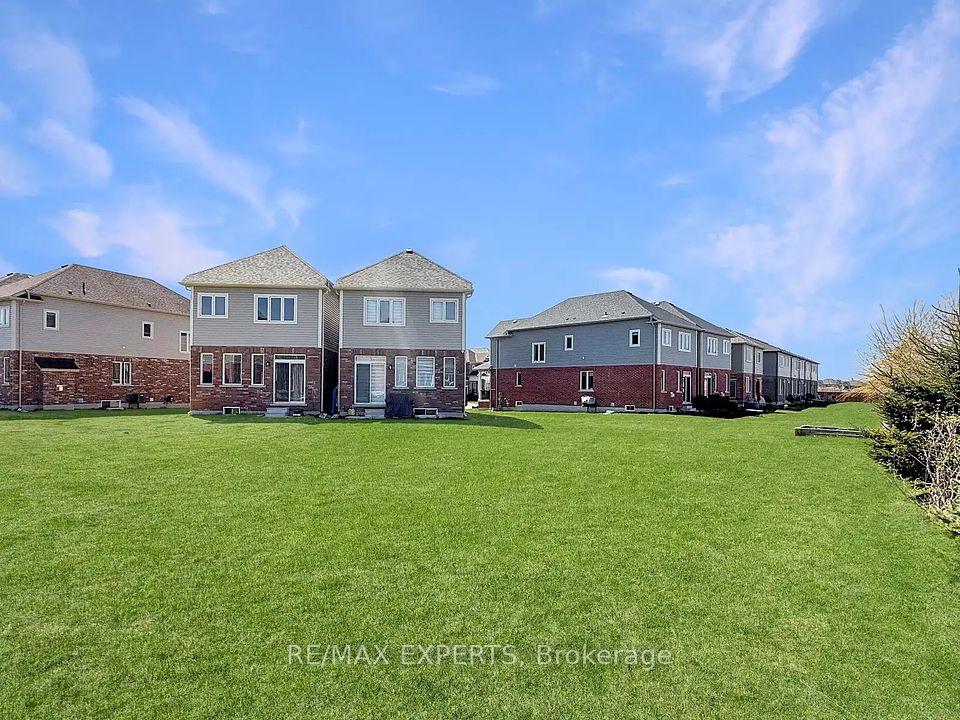 9256 Griffon Street, Niagara Falls, ON L2G 3R6
