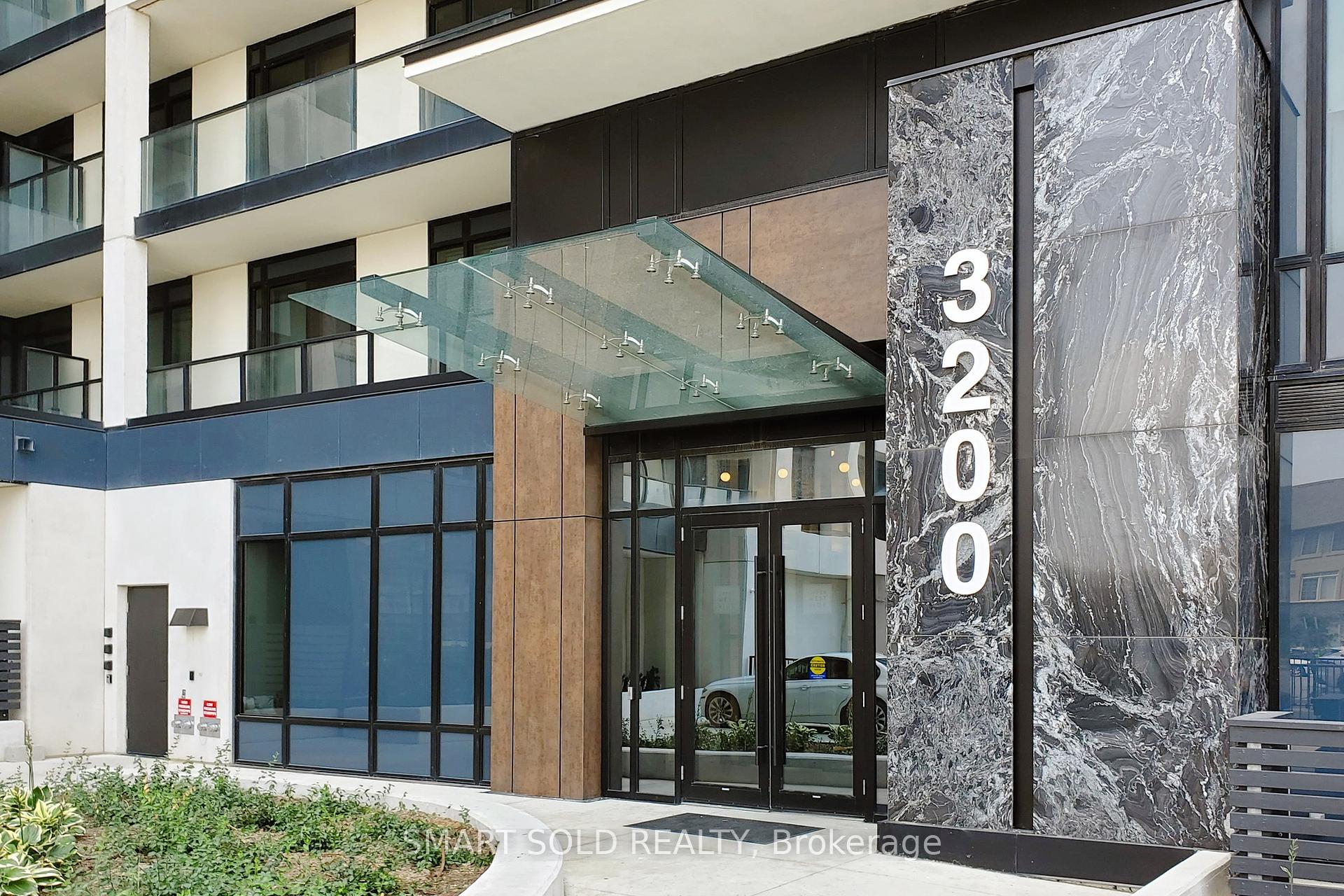 2 Bedrooms Condo at 3200 William Coltson, Oakville For sale