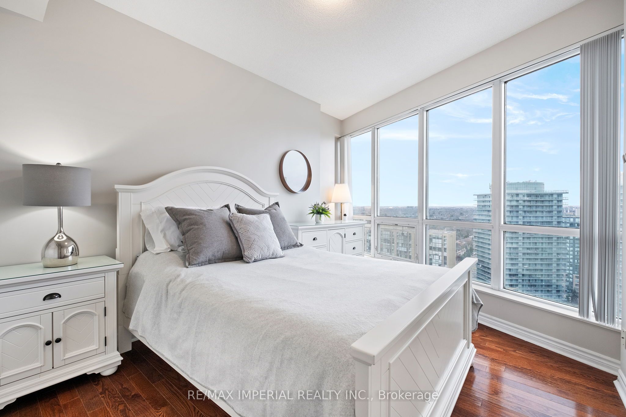 18 Holmes Avenue, #2210