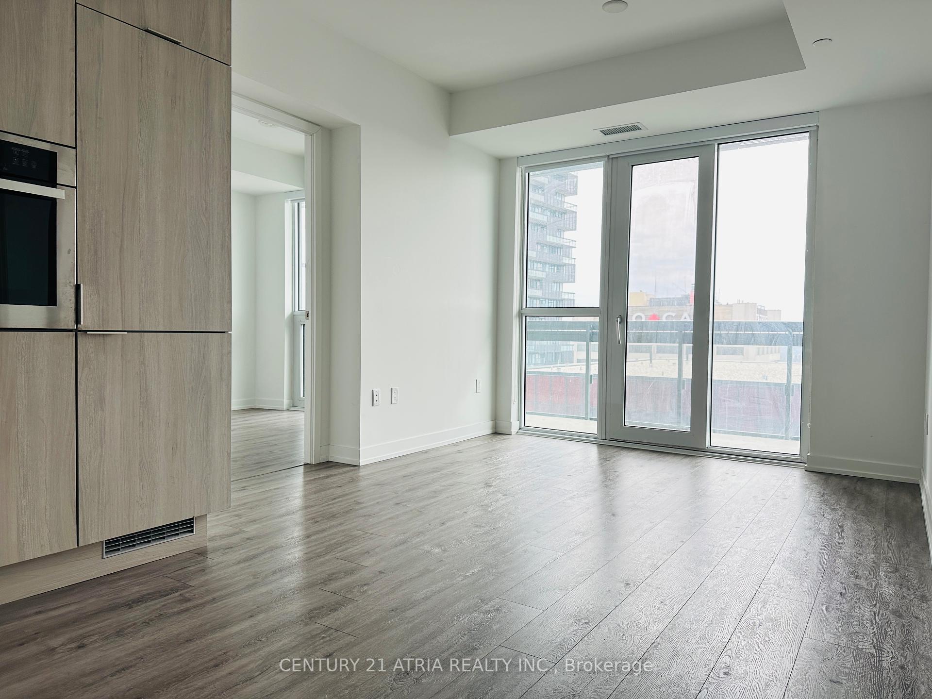 2 Bedrooms Condo at 39 ROEHAMPTON, Toronto For sale