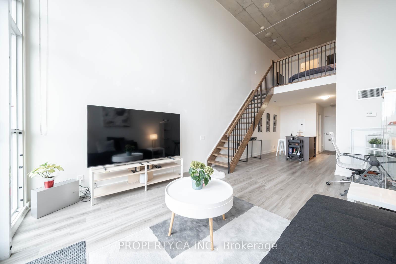 2 Bedrooms Condo at 5 Hanna, Toronto For sale