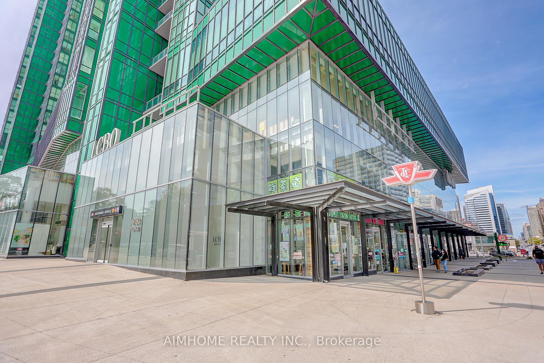3 Bedrooms Condo at 11 Bogert, Toronto For sale