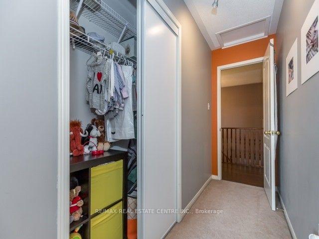 3 Bedrooms Condo at 601 Shoreline,  Mississauga For sale