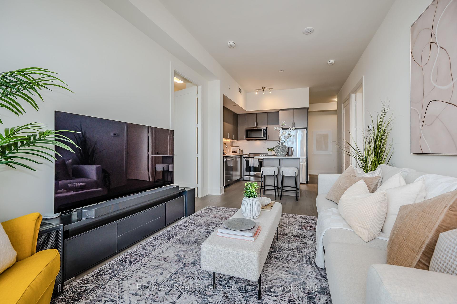 2 Bedrooms Condo at 9000 Jane, Vaughan For sale