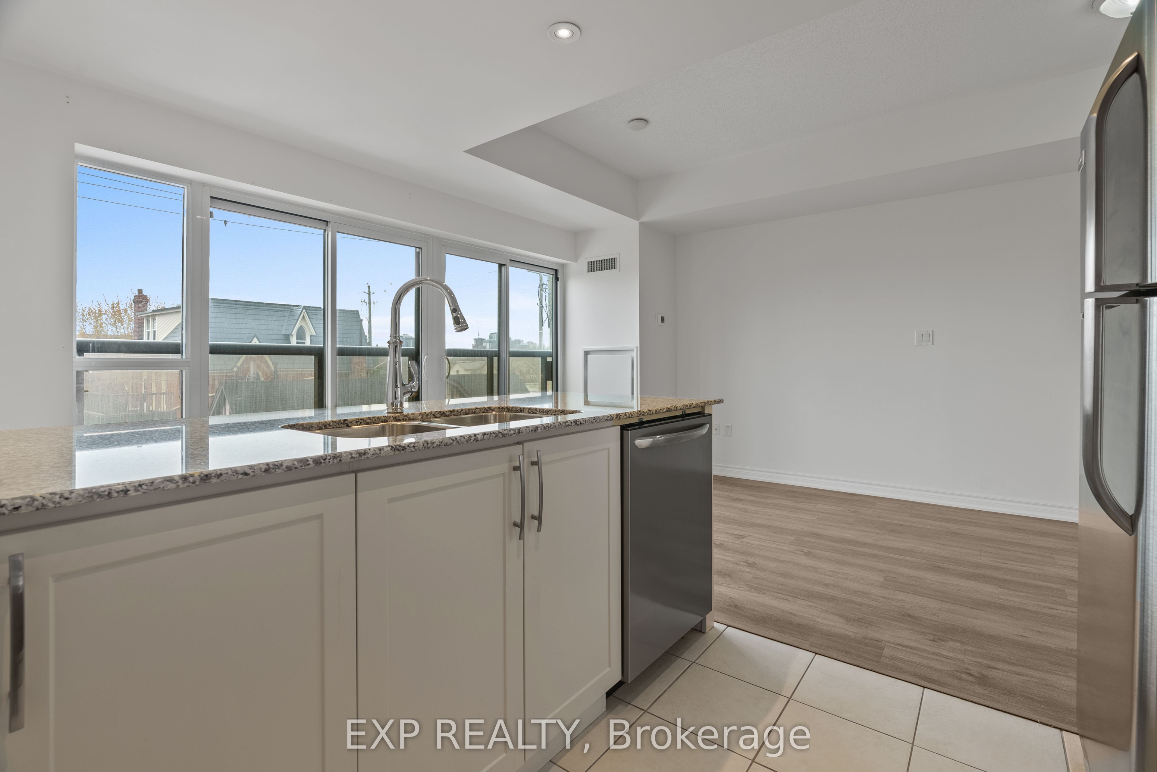 427 Aberdeen Avenue, #102