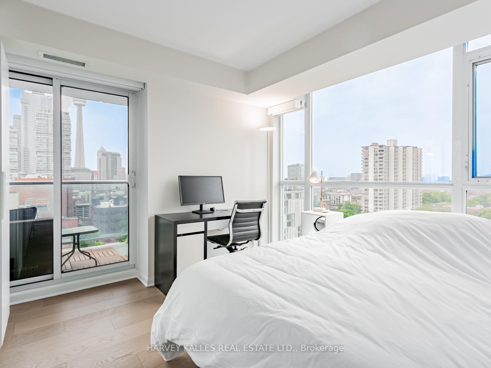 3 Bedrooms Condo at 96 St Patrick, Toronto For sale