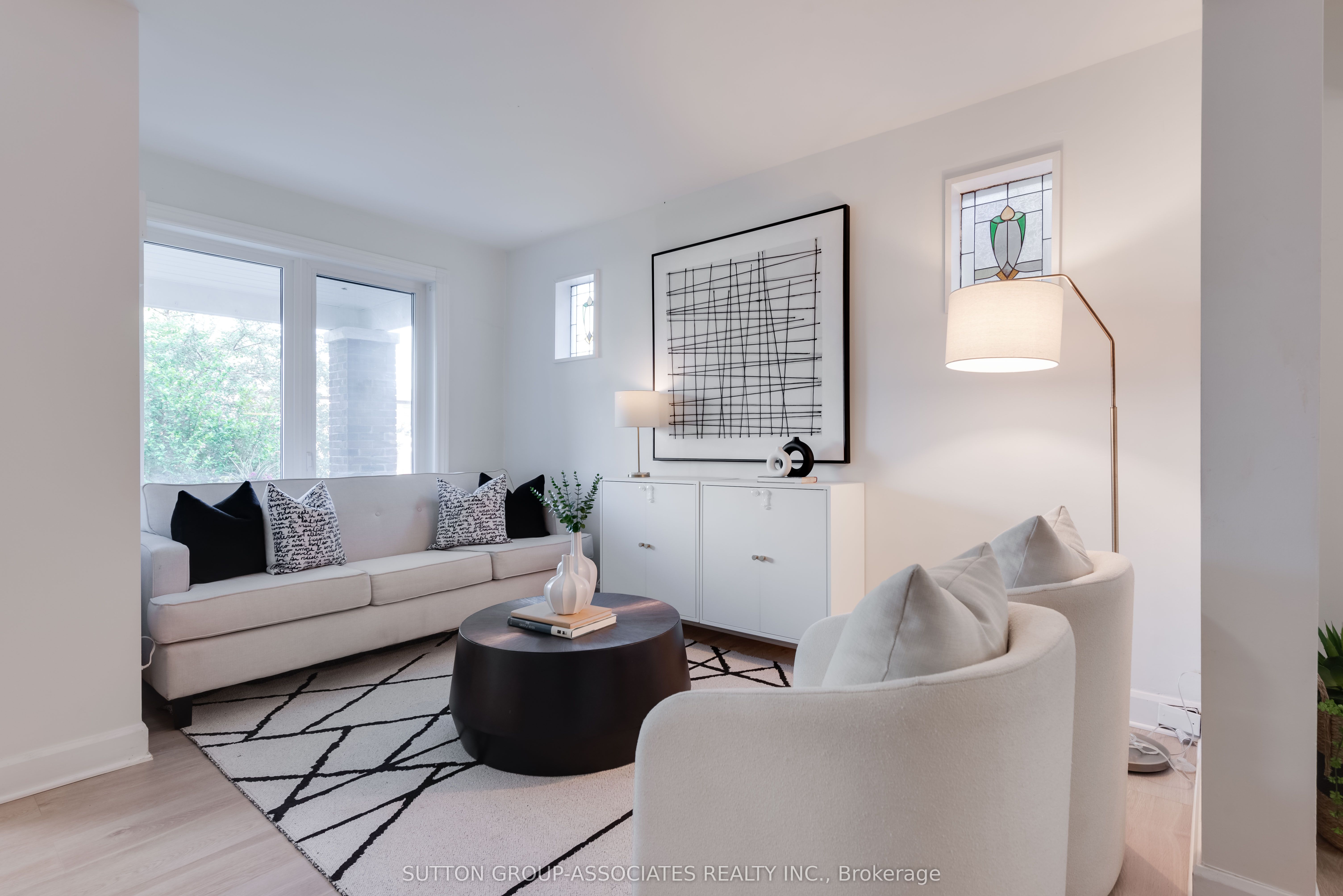 110 Roseneath Gardens