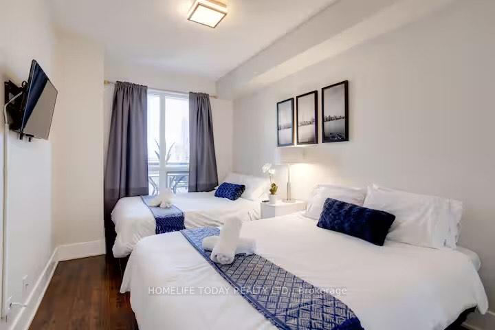 2 Bedrooms Condo at 300 Front, Toronto For sale