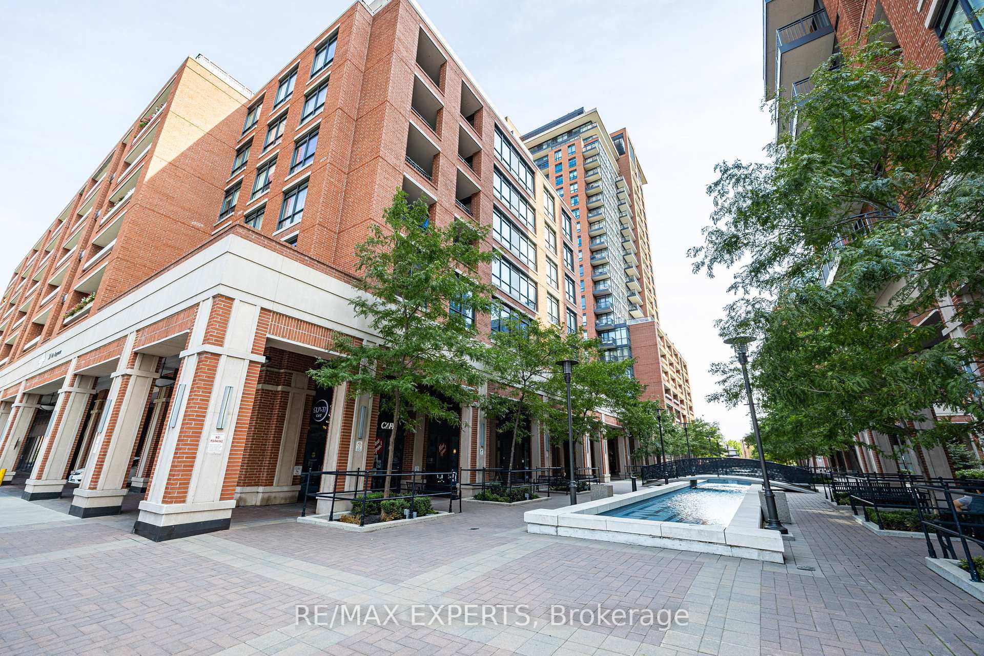 3 Bedrooms Condo at 36 Via Bagnato, Toronto For sale
