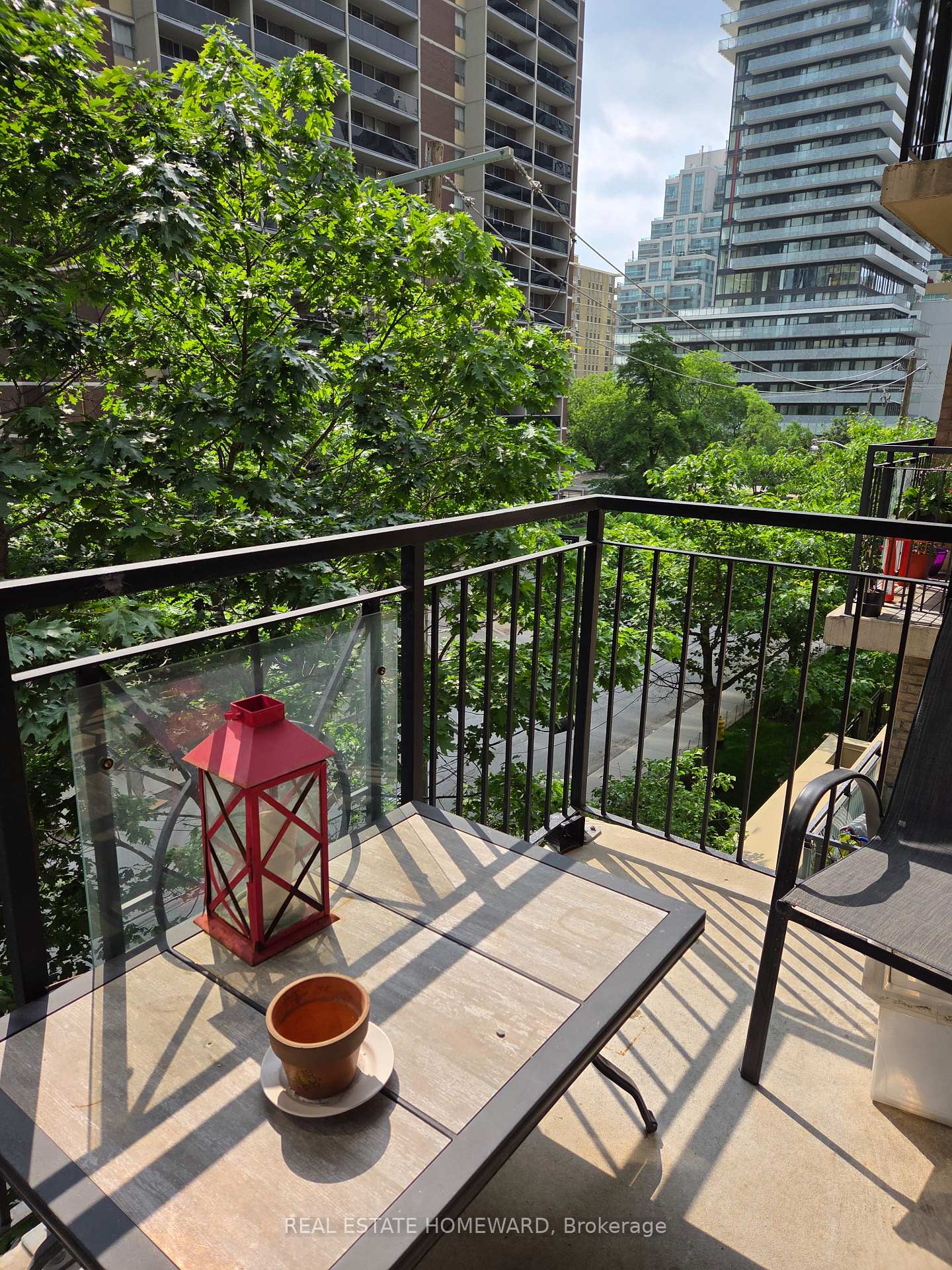 1 Bedroom Condo at 188 Redpath, Toronto For sale