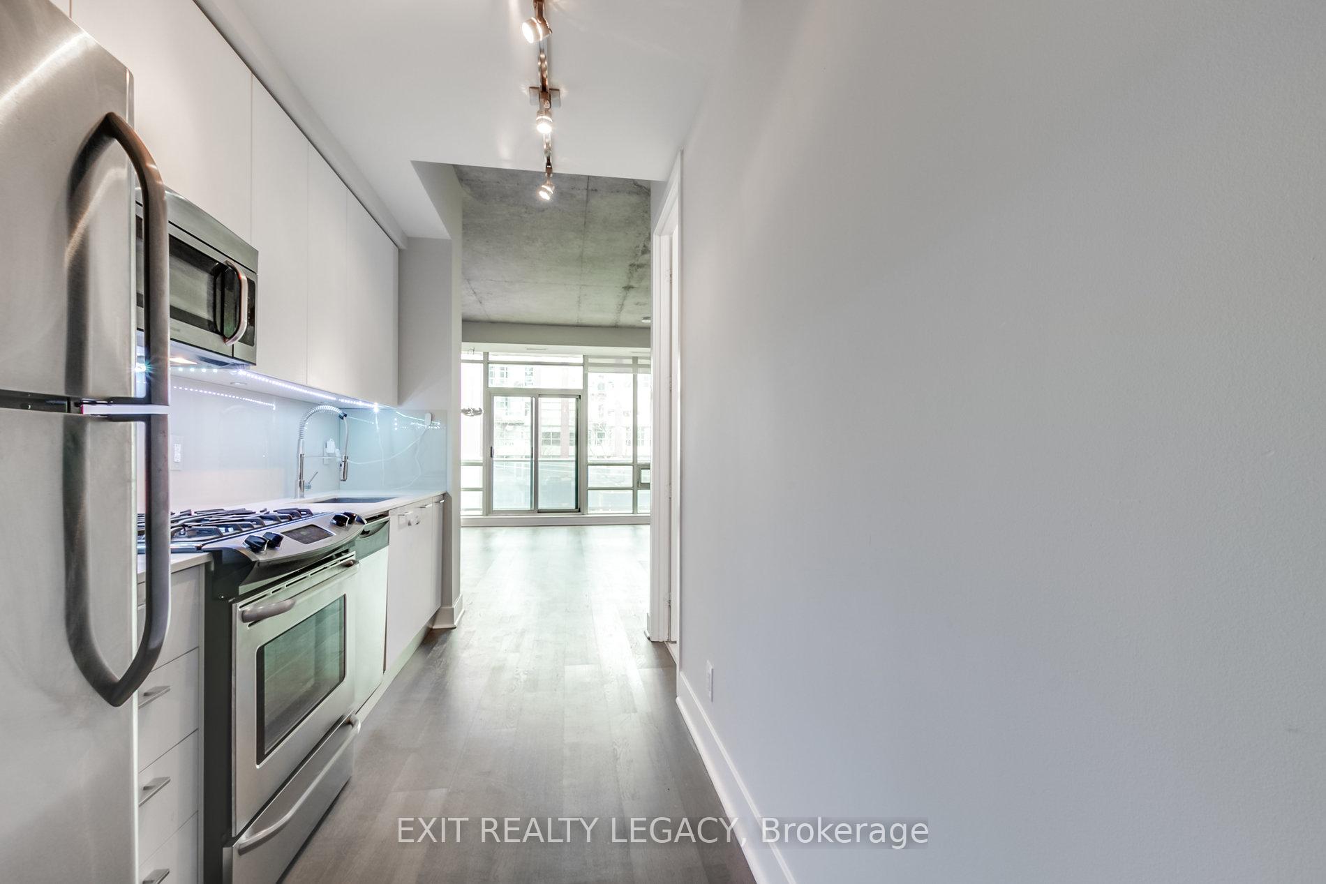 1 Bedroom Condo at 399 Adelaide,  Toronto For sale
