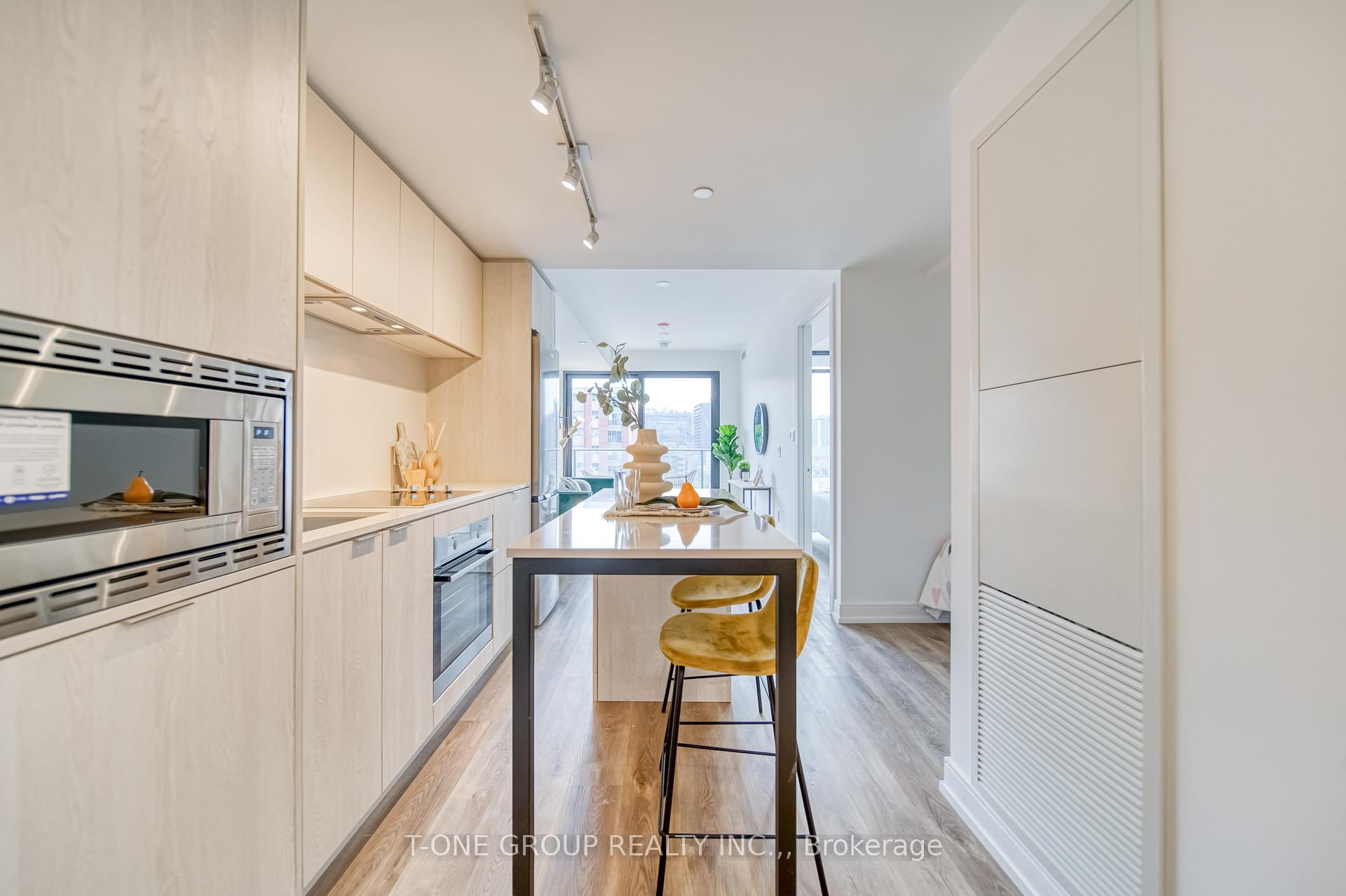 2 Bedrooms Condo at 1 Jarvis, Hamilton For sale