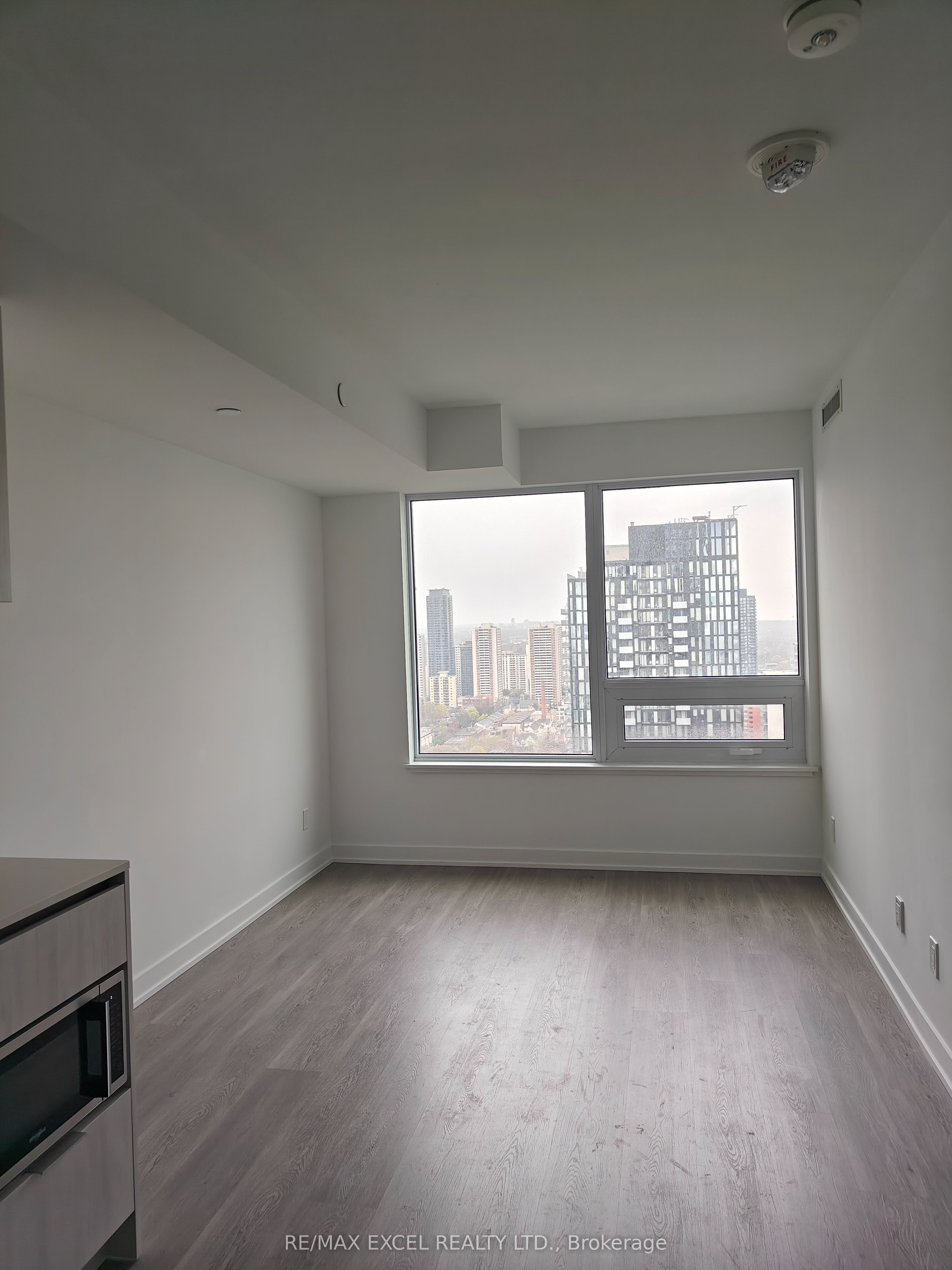 8 Wellesley Street W, #3711