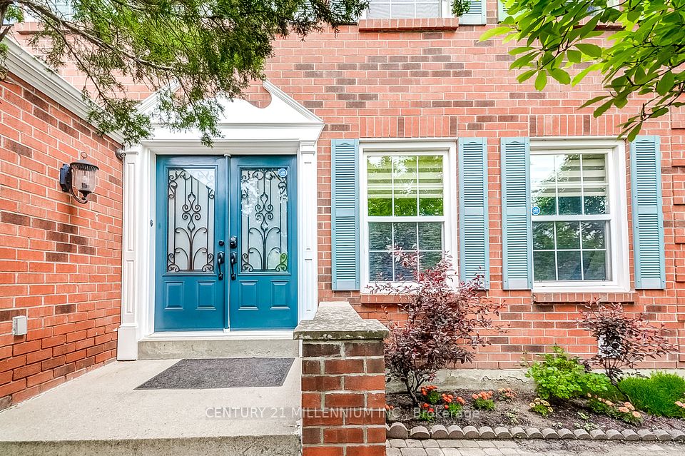 8 Newport Street, Brampton, ON L6S 4M1