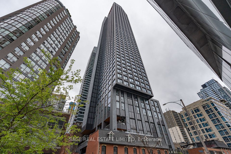 8 Wellesley Street