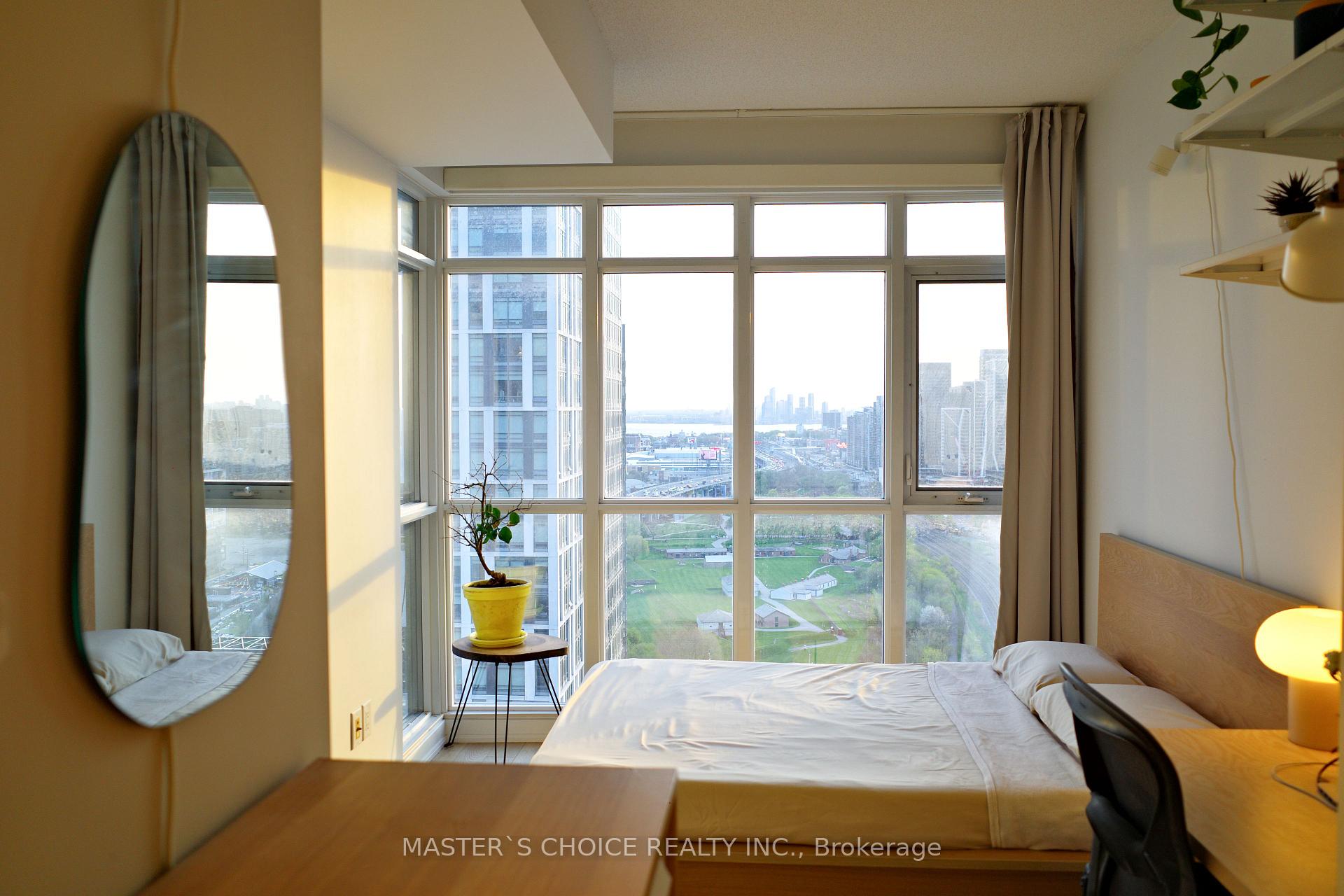2 Bedrooms Condo at 21 Iceboat, Toronto For sale