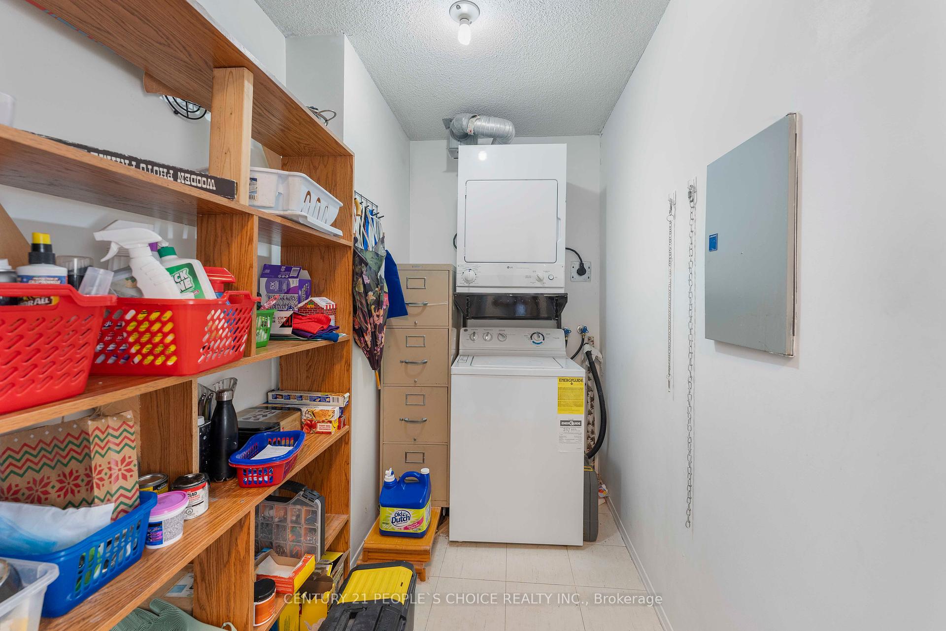 2 Bedrooms Condo at 3 Rowntree, Toronto For sale