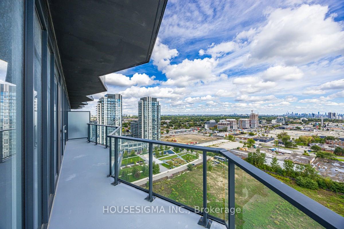 3 Bedrooms Condo at 36 Zorra,  Toronto For sale