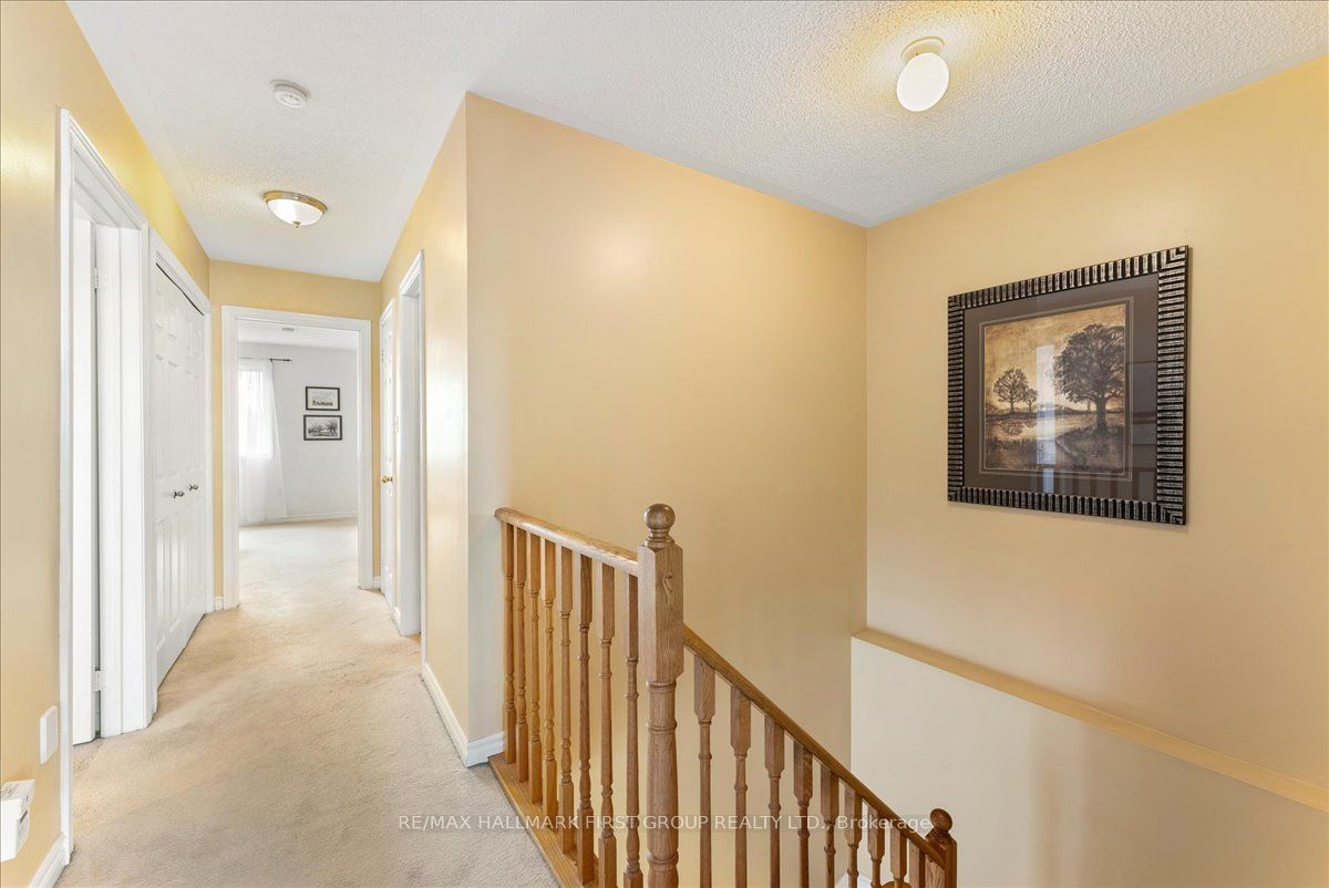 1035 Grandlea Court, Oshawa, ON L1K 2N1