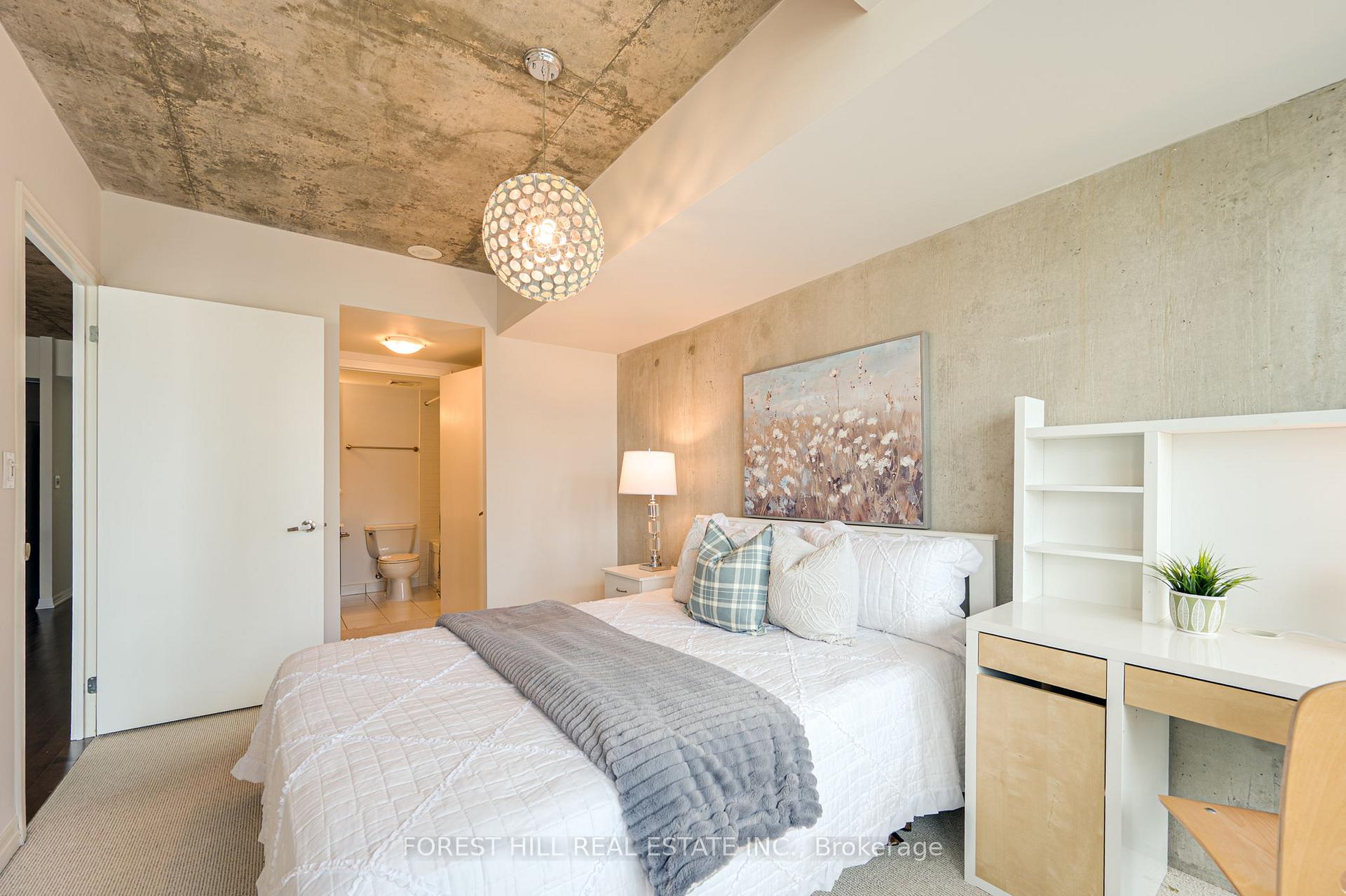 2 Bedrooms Condo at 22 Wellesley, Toronto For sale