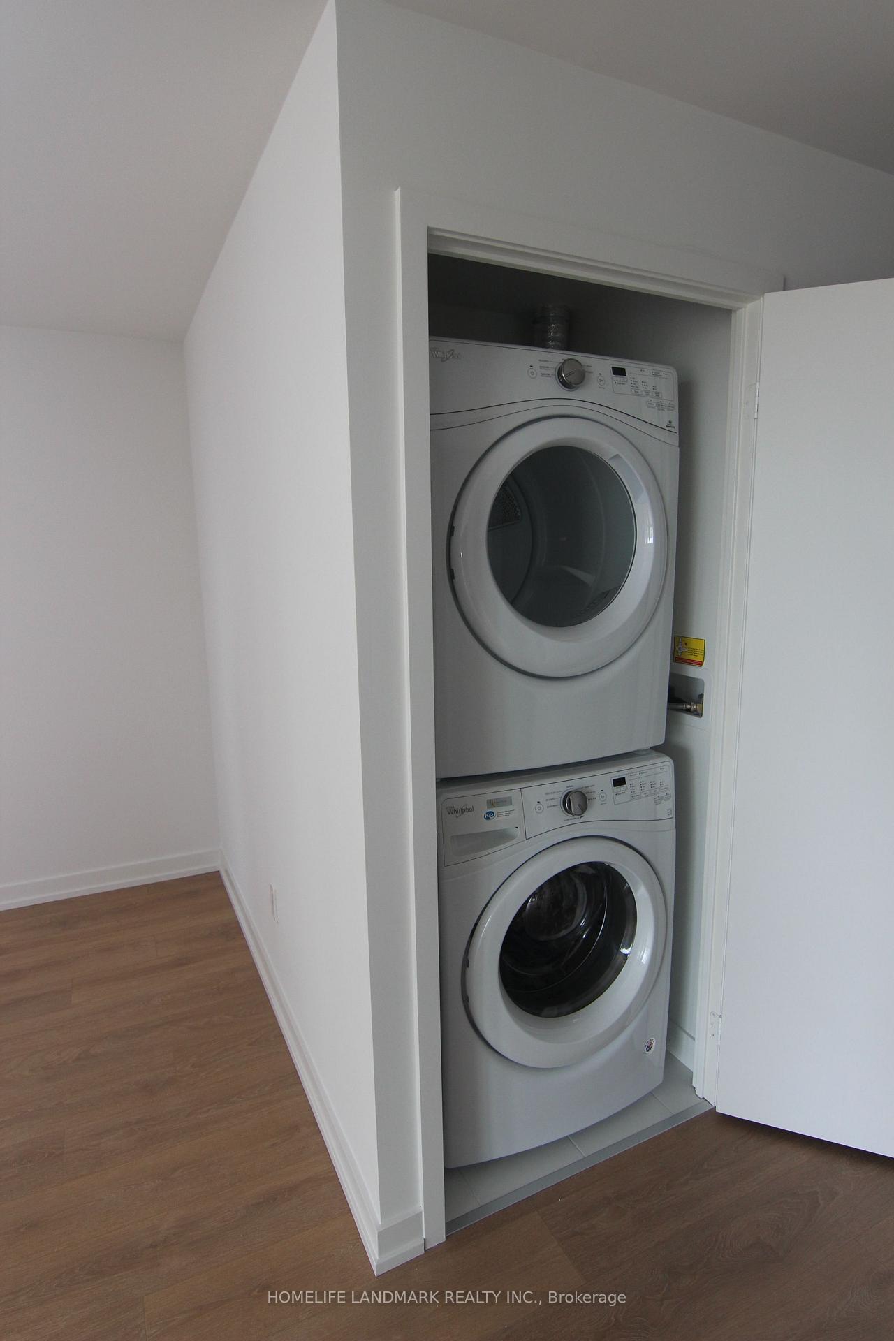 2 Bedrooms Condo at 117 Mcmahon, Toronto For sale