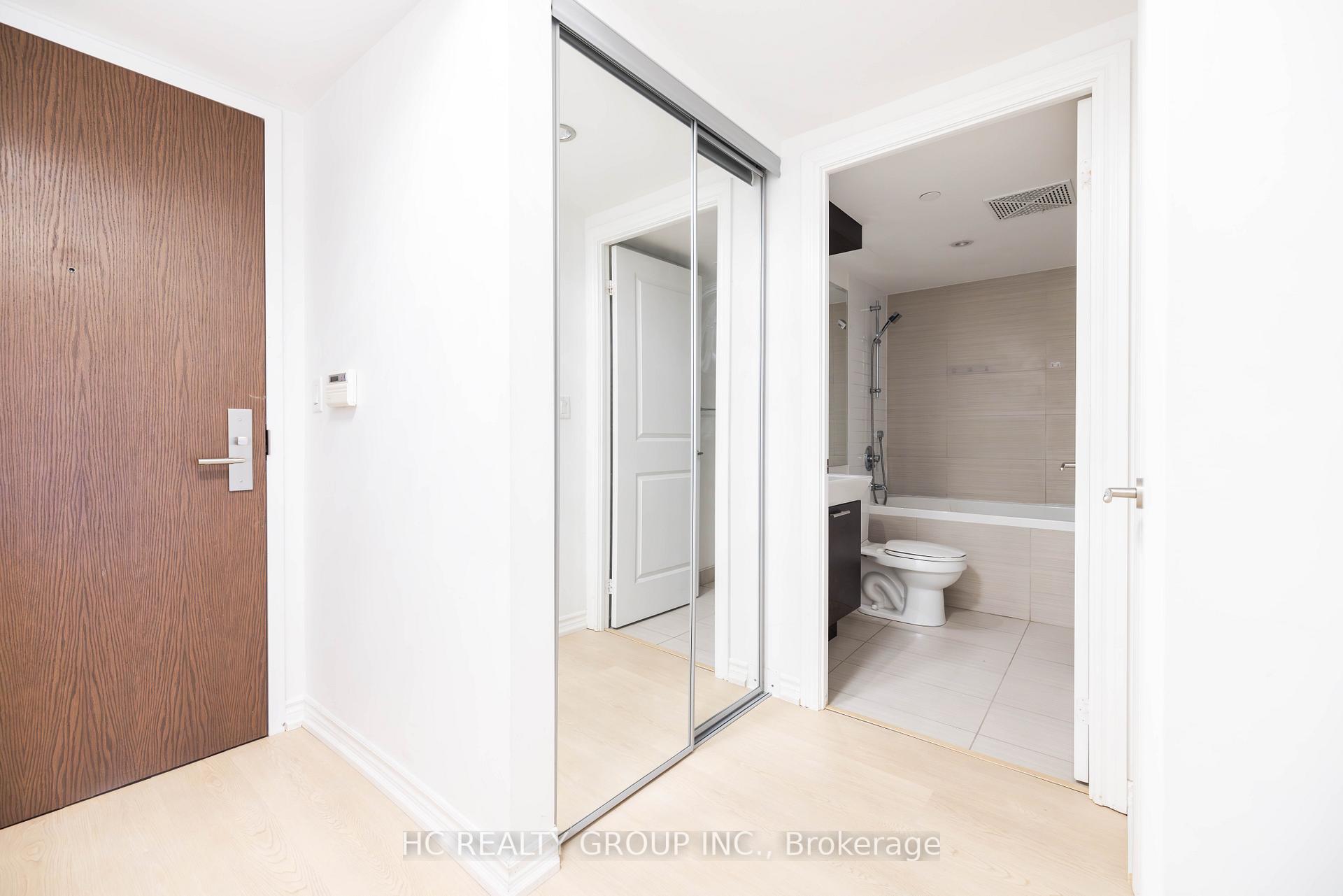 1 Bedroom Condo at 386 Yonge, Toronto For sale