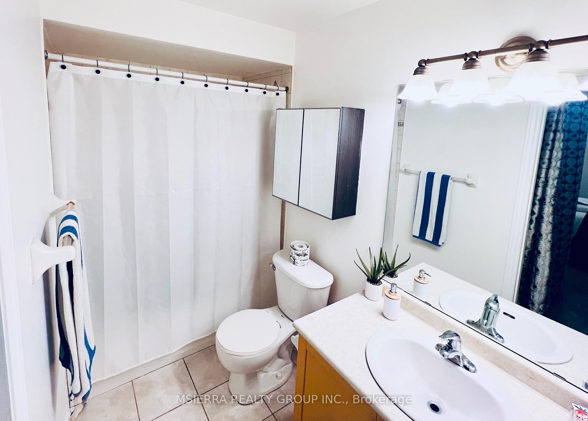 2 Bedrooms Condo at 65 Cranborne, Toronto For sale