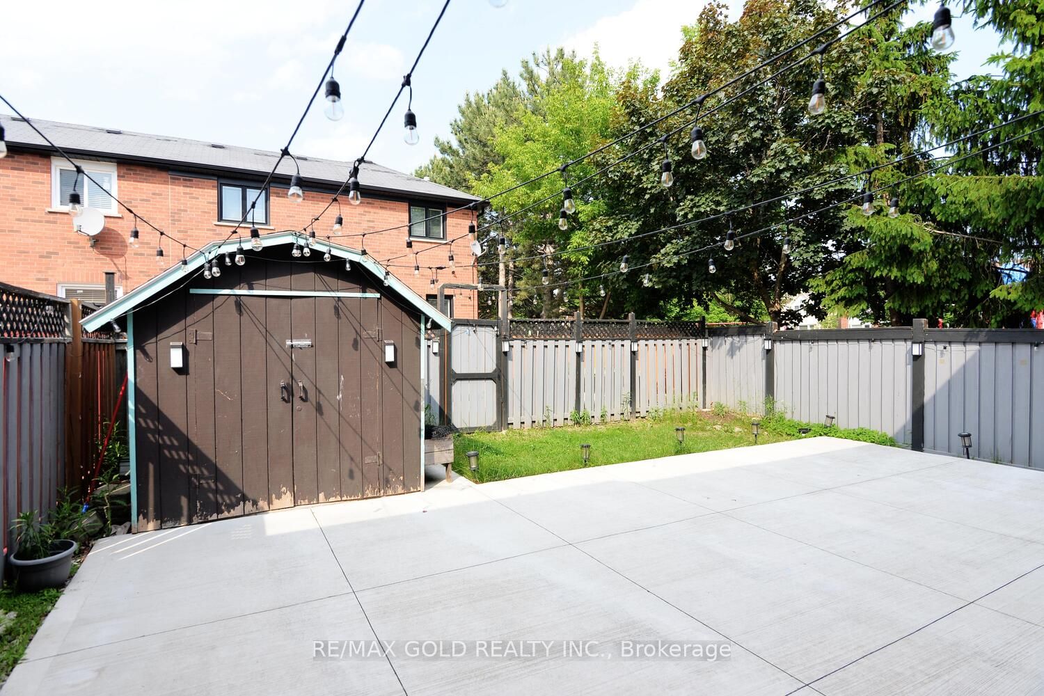 7 Lofty Pines Place