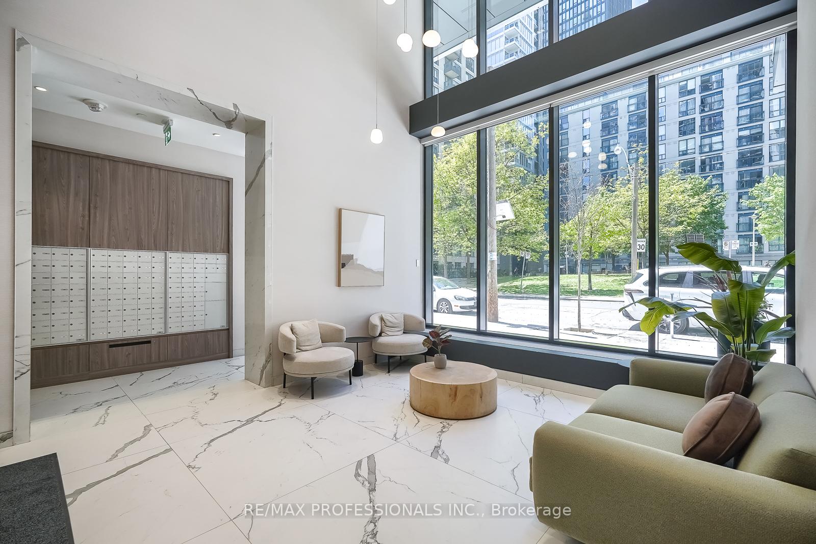 2 Bedrooms Condo at 65 Mutual, Toronto For sale
