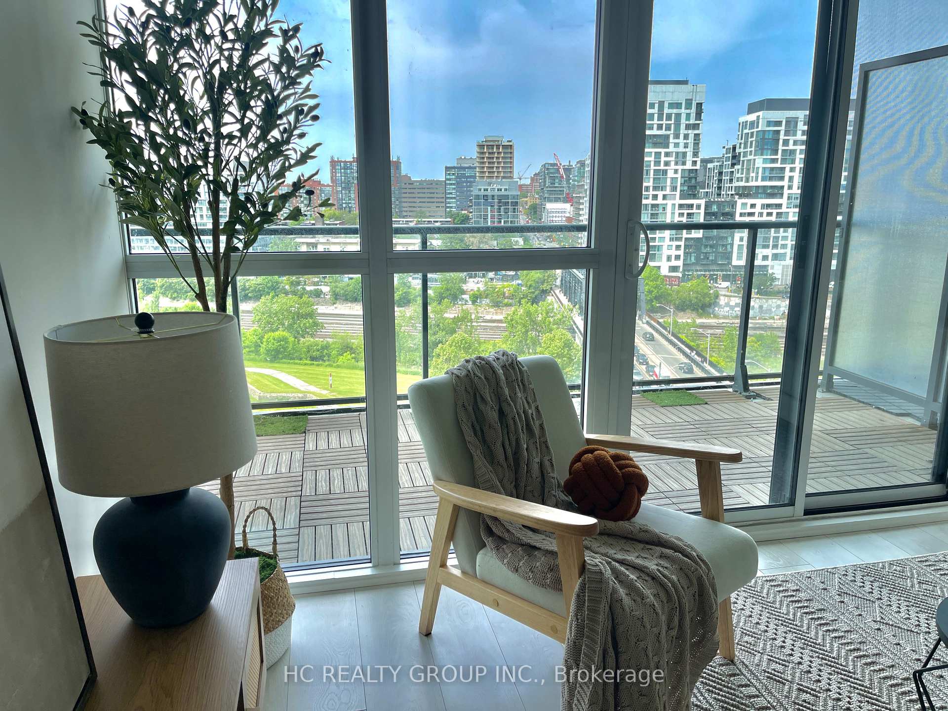 2 Bedrooms Condo at 169 Fort York, Toronto For sale