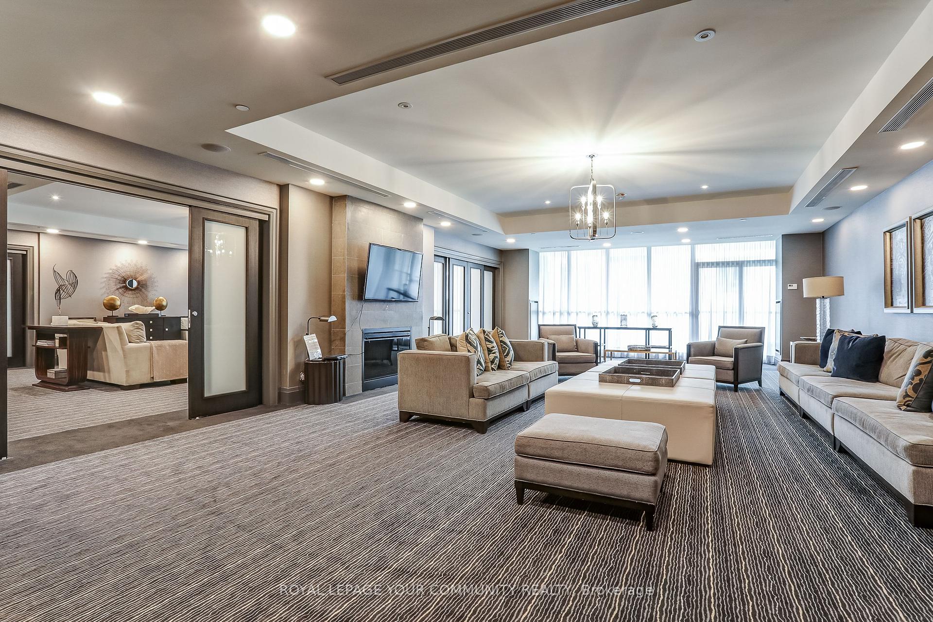 2 Bedrooms Condo at 11 Bronte,  Oakville For sale