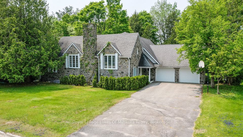 17 Sadler Drive, Bracebridge, ON P1L 1K5