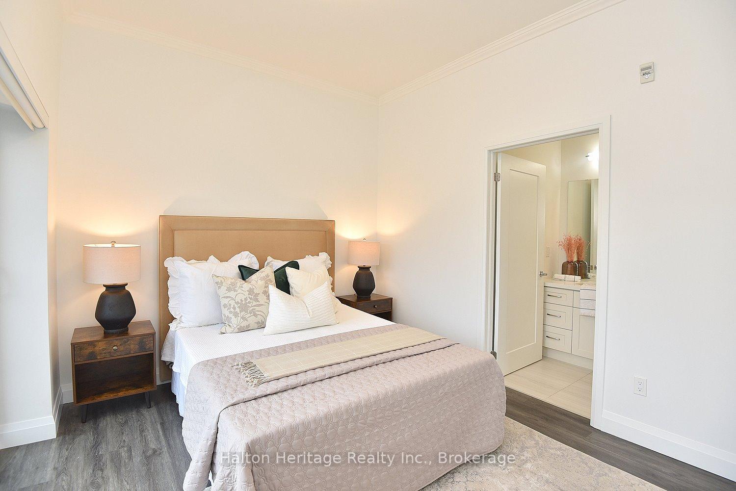 2 Bedrooms Condo at 30 Hamilton,  Hamilton For sale
