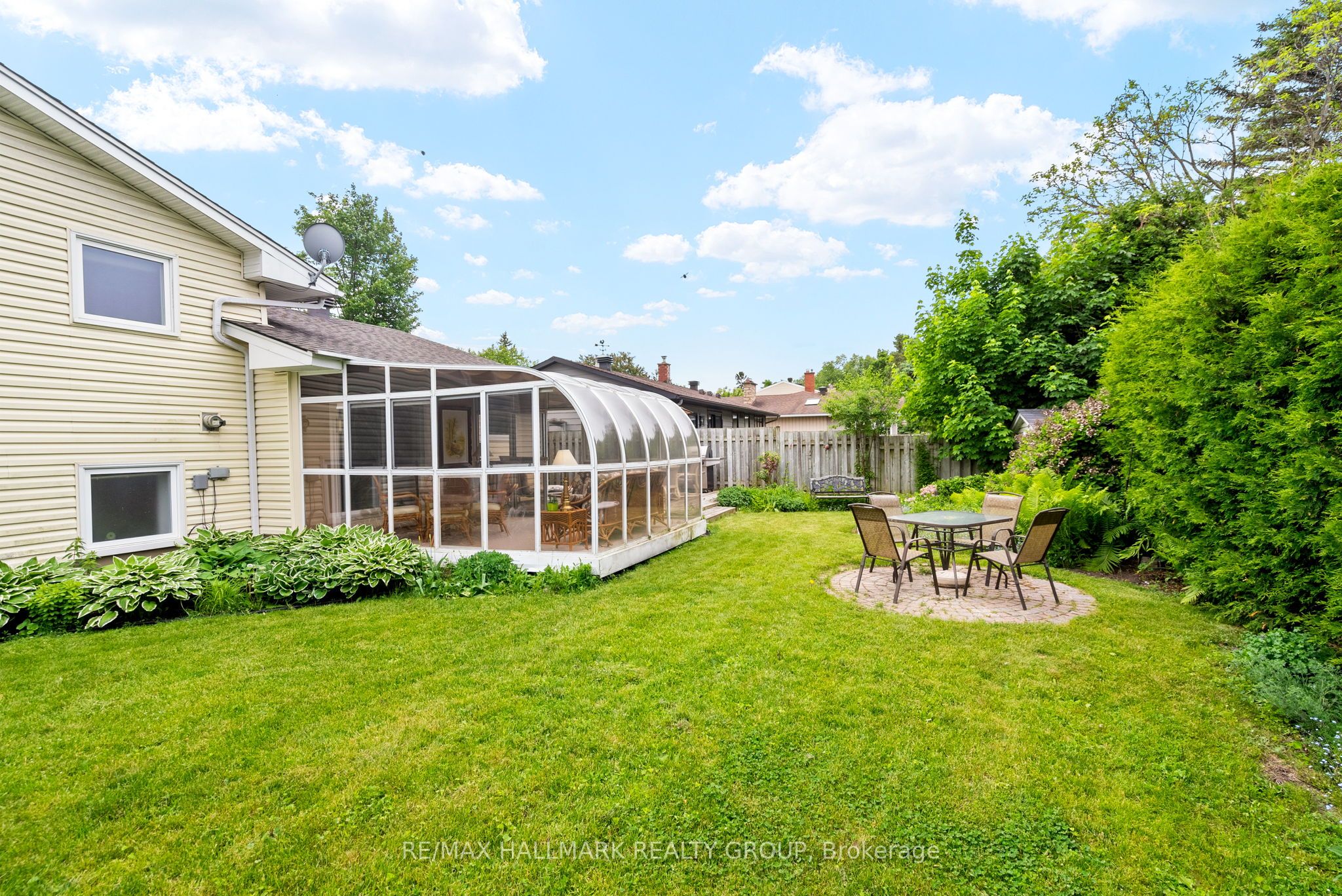 2143 Hubbard Crescent
