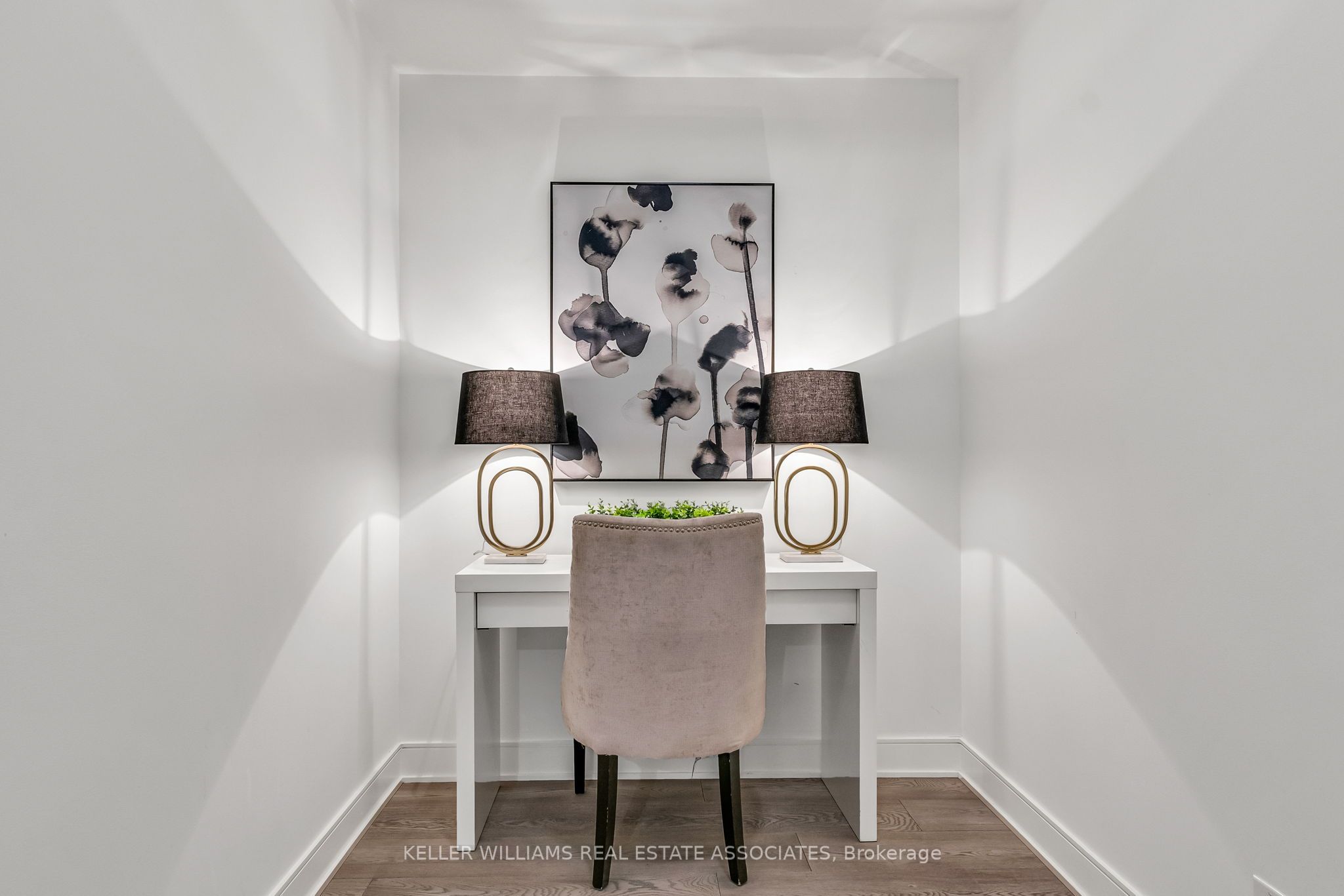 1575 Lakeshore Road W, #231