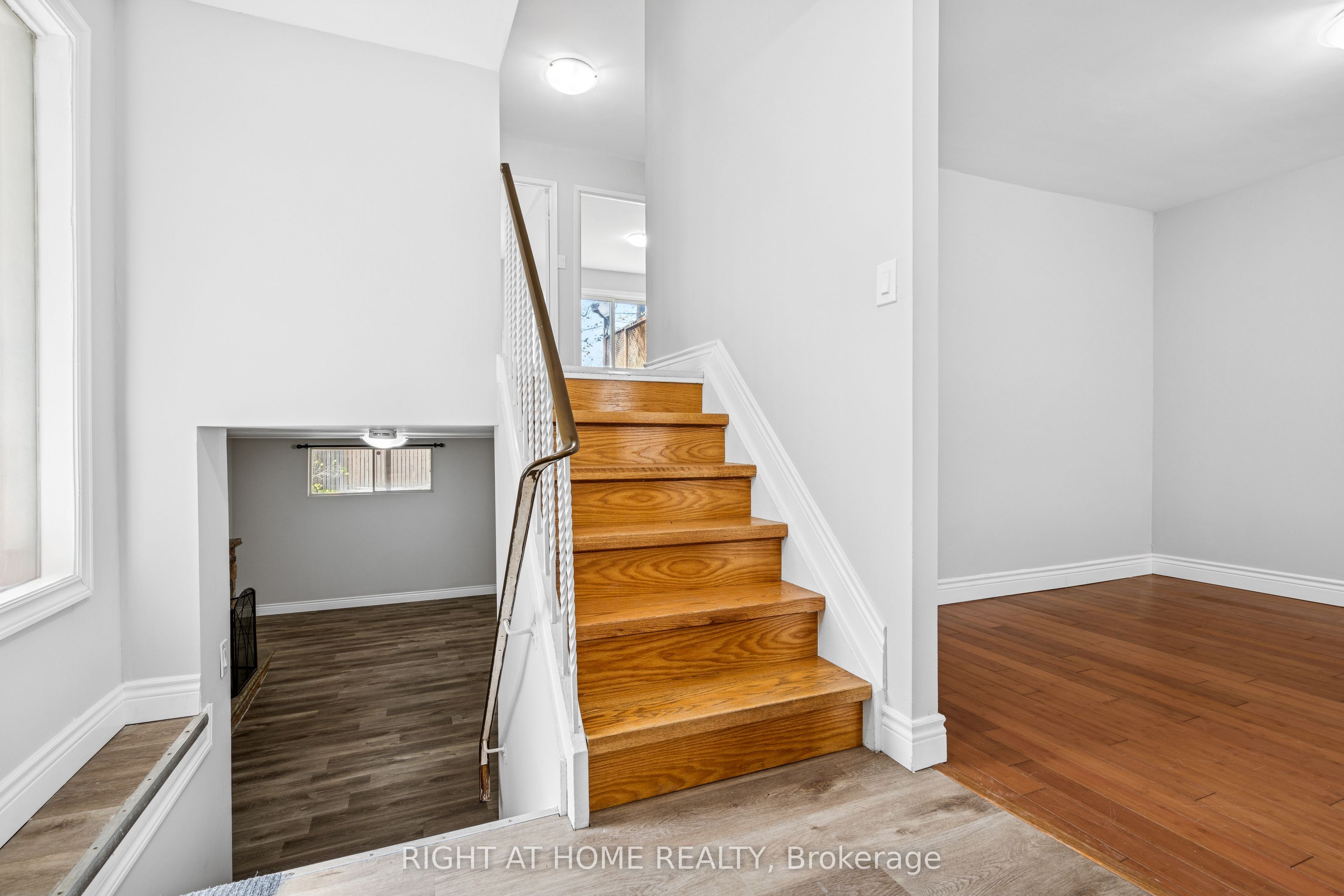 21 Ashdale Court