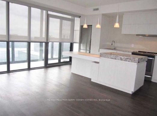 2 Bedrooms Condo at 101 Charles, Toronto For sale
