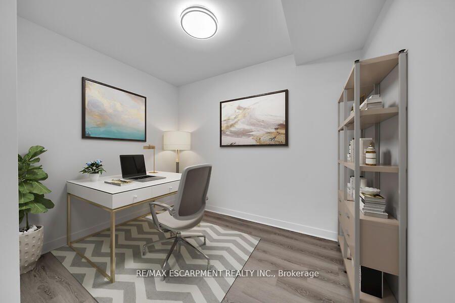 2 Bedrooms Condo at 5317 Upper Middle, Burlington For sale